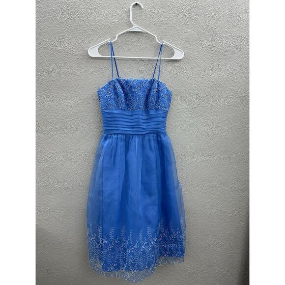 Davids Bridal Womens Dress Blue Floral Eyelet Bridesmaid Dress Sleeveless - Picture 1 of 11